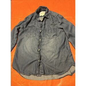Woman’s Lola River Size Xs Denim Snap Button Up